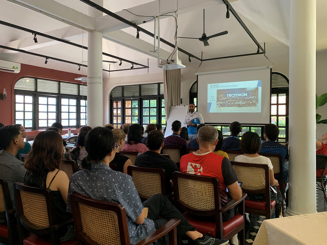 Tổ chức họp workshop tại Maison Mận-Đỏ