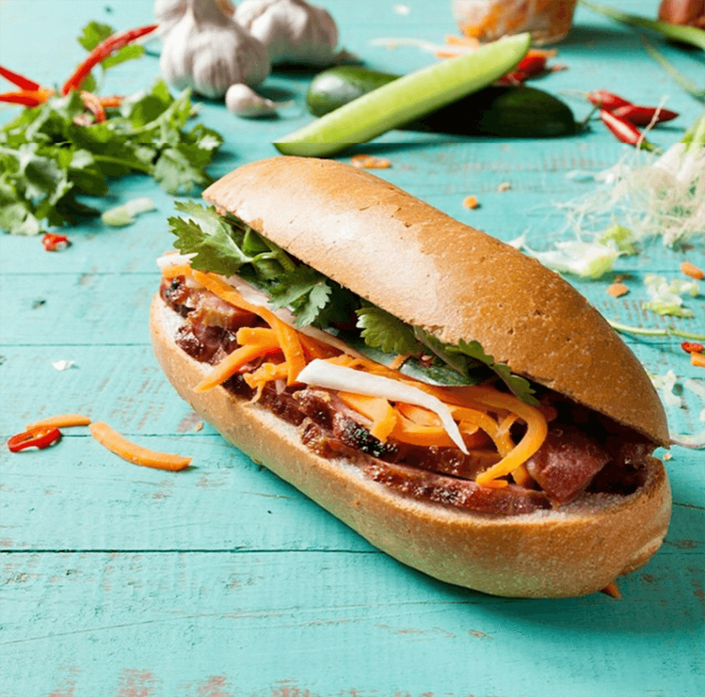 Мини бан. Bánh mì Вьетнам. Вьетнамский сэндвич. Сэндвич бан ми. Вьетнамский бан ми.