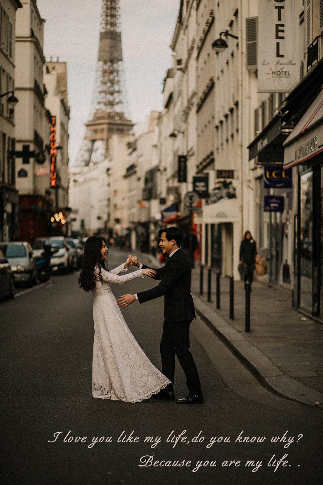Chụp hình cưới ngoài đường phố
