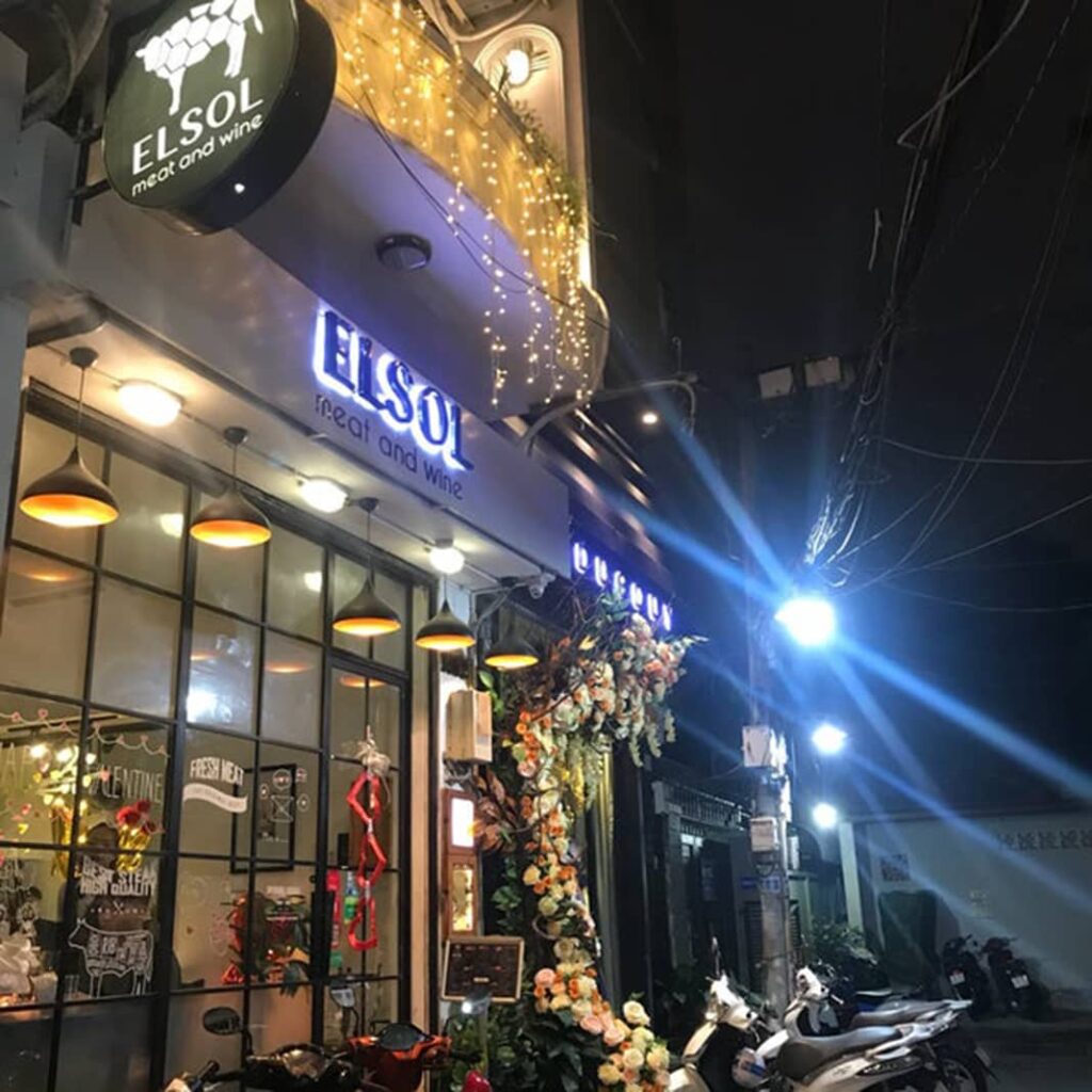 nhà hàng gần chợ Tân Định