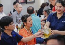 Nhà hàng phục vụ khách đoàn ở TPHCM