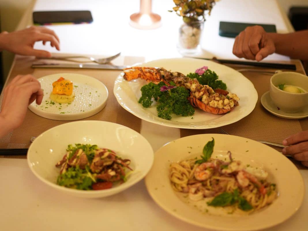 các món must-try tại nhà hàng Maison Mận-Đỏ