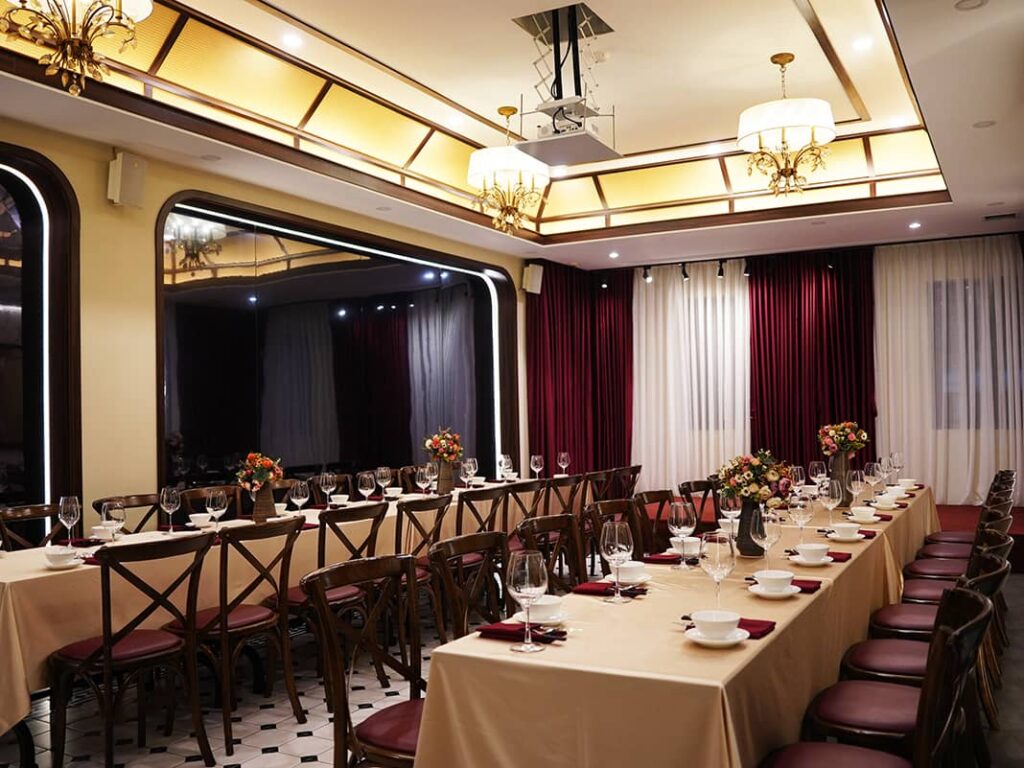 Nhà Hàng Maison Mận-Đỏ – Ngôi nhà ẩm thực ngon hàng đầu giữa Quận 1, TP.HCM